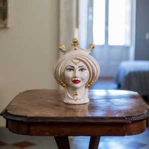 Testa h 30 avorio e oro c/espressione labbra rosse femmina