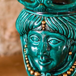 Testa h 25 c/perline verde rame s/espressione femmina