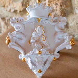 Acquasantiera grande appl 25x35 madonna con gesù in rilievo white/gold