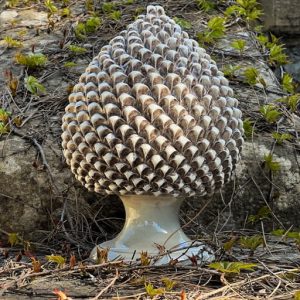 Pigna artigianale h 30 madreperla antichizzato