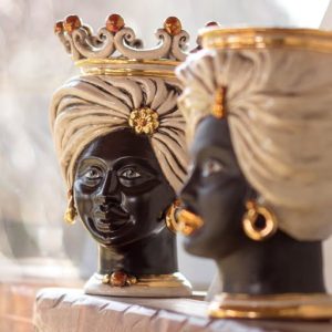 Testa h 20 tuareg con corona madreperla antichizzato oro e lustri femmina viso opaco