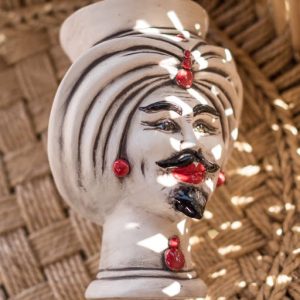 Testa h 16 corona liscia tuareg madreperla antichizzato c/perline rosse c/espressione maschio bianco - Bomboniera