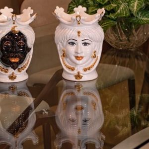 Testa h 25 c/perline white/gold c/espressione maschio moro