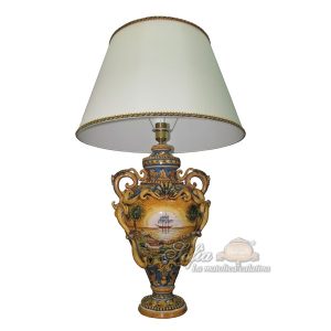 Lume maxi h 50 c/greca rilievo c/veliero ornato fondo blu (h83 c/paralume Ø50)