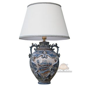 Lume boccia c/manici h 35 c/greca rilievo c/paesaggio ornato mono blu