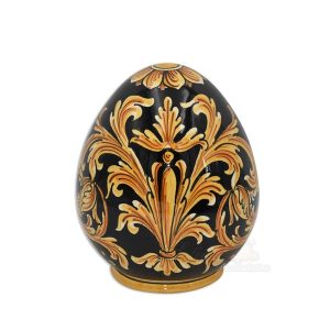 Uovo h 20 ornato fondo nero