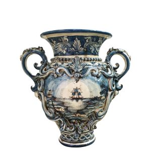 Vaso anfora h 40 c/greca rilievo ornato mono blu c/veliero