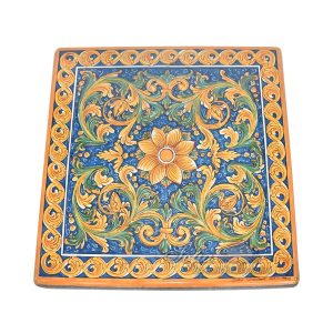 Tavolo in pietra lavica quadrato 120x120 ornato calatino (c/piede articolo 106 o 114)