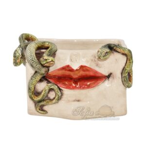 Scatola con espressione medusa 21x13 madreperla antichizzato oro e lustri