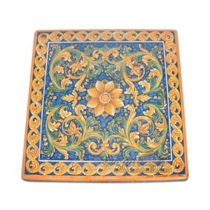 Tavolo in pietra lavica quadrato 80x80 ornato calatino (c/piede articolo 109/a)